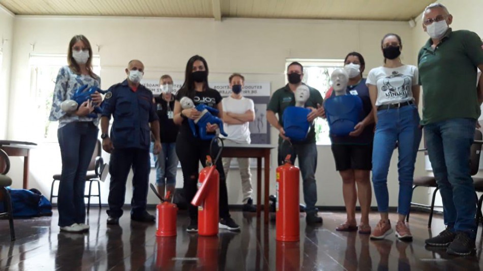 Equipe do Museu Fritz Muller recebe capacitação do 3º Batalhão de Bombeiros Militar