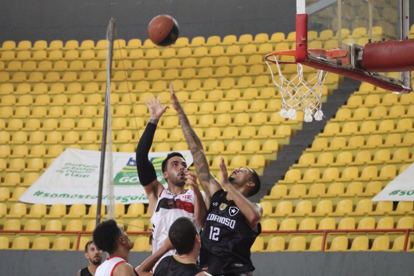 Blumenau leva virada e perde a segunda no Campeonato Brasileiro de Basquete masculino