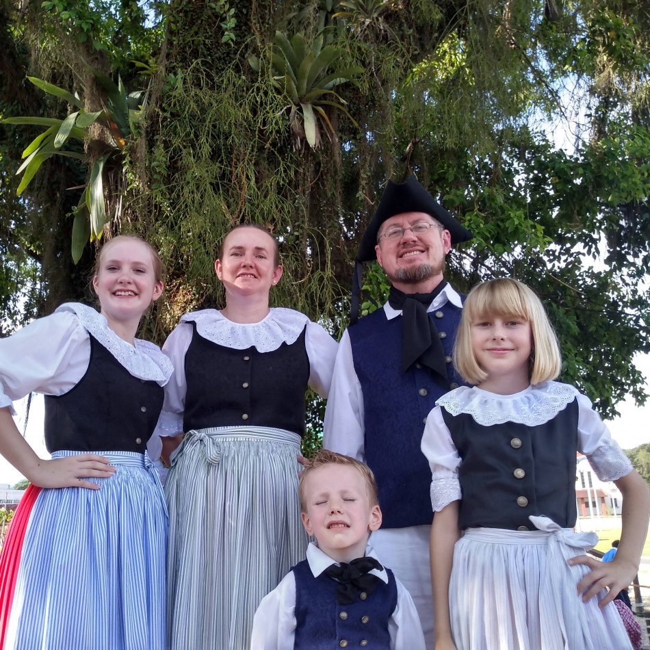 Família Liesenberg lança músicas pela internet