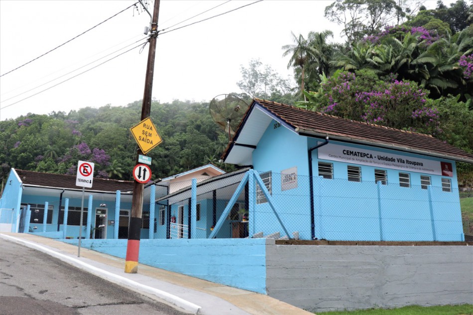 Prefeito e vice-prefeita acompanham ações no Distrito da Vila Itoupava