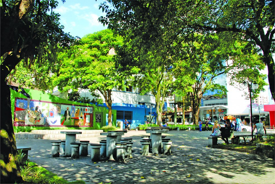 Duas empresas apresentam proposta para concessão da Praça Dr. Blumenau