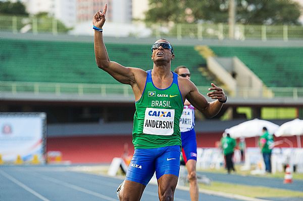 Atleta de Blumenau é campeão nos 400m em competição de atletismo nos Estados Unidos