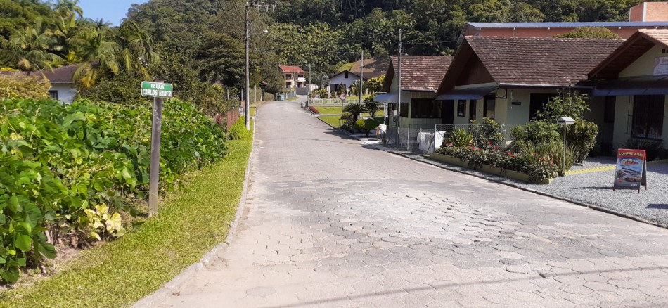 Manutenção amplia capacidade de vazão da Rua Carlos Bauer, no Distrito da Vila Itoupava