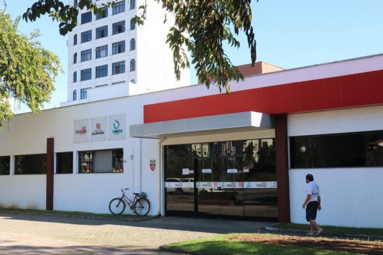 Funcionários do atendimento comercial do Samae recebem treinamento durante o mês de maio