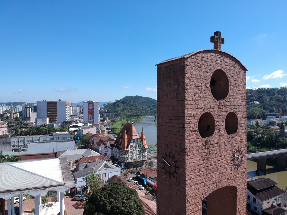 Ministério do Turismo relaciona Blumenau entre os 30 destinos estratégicos do país com internet pública gratuita