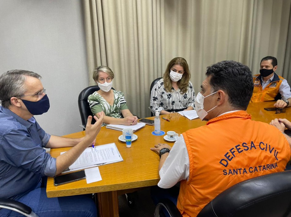 Prefeitura, Defesa Civil Estadual e Furb discutem operação unificada dos sistemas Alertablu e CEOPs