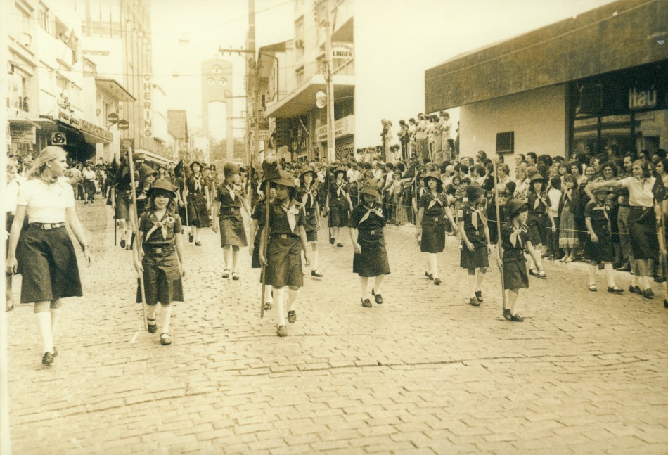 Memória Digital: Desfile dos Escoteiros