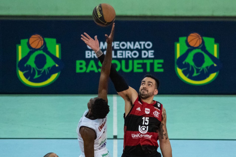 Flamengo Blumenau supera o Joinville e larga na frente pelas quartas do Campeonato Brasileiro de Basquete