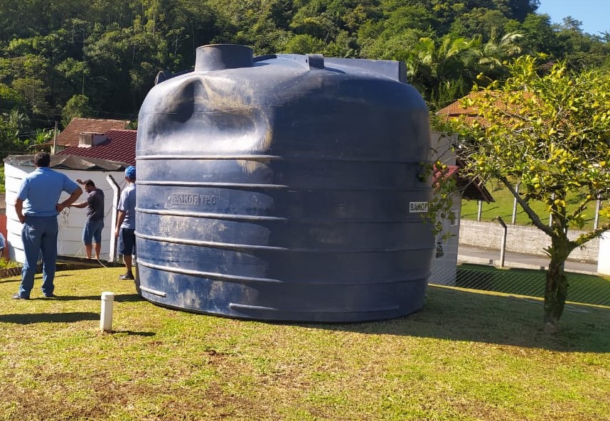 Em substituição, Vila Itoupava recebe novo reservatório de água
