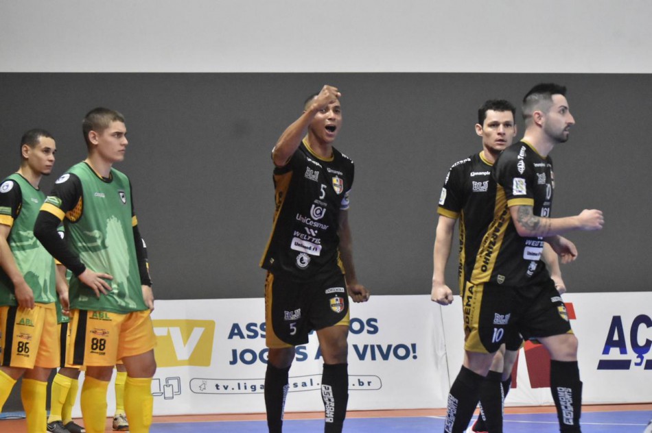 Blumenau Futsal vence mais uma pela Liga Nacional
