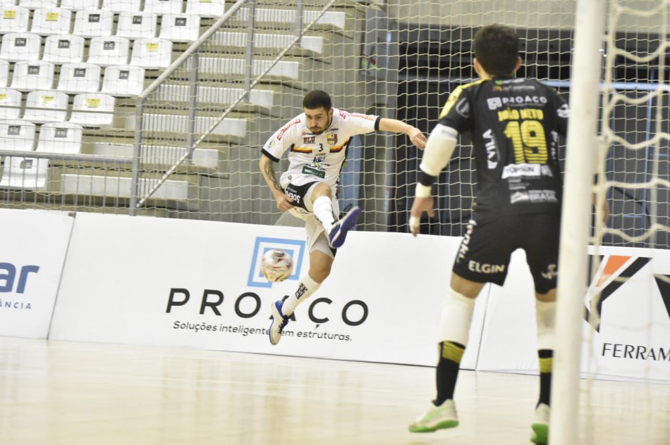 Blumenau Futsal abre 2 a 0, mas acaba sofrendo o empate fora de casa pelo Campeonato Catarinense