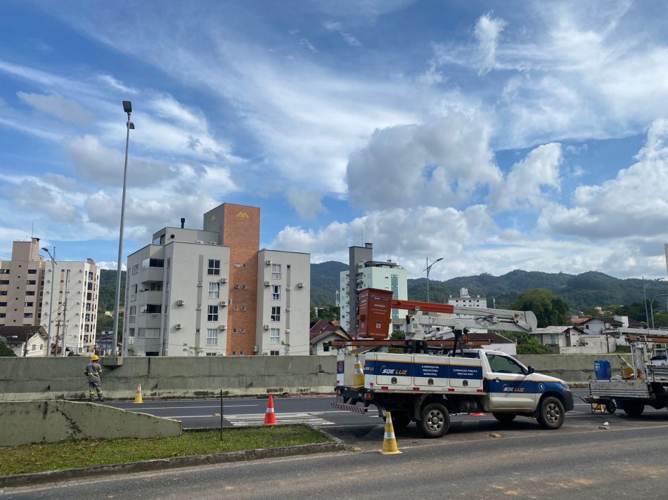 Iluminação pública em trecho da Humberto de Campos será restabelecida até sexta, 29