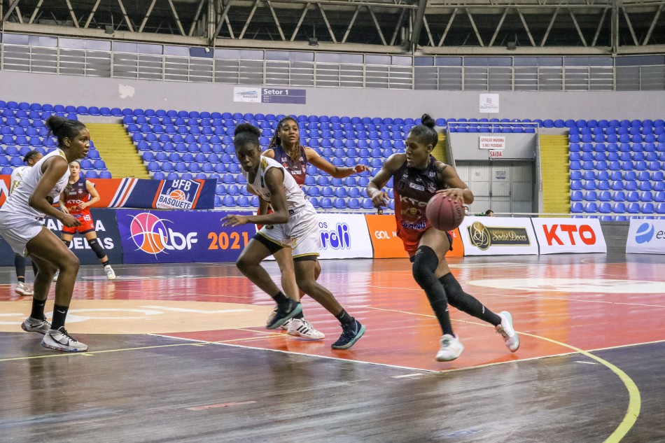 Em casa, KTO/Blumenau dá o troco e vence o LSB/Rio de Janeiro pela Liga de Basquete Feminino