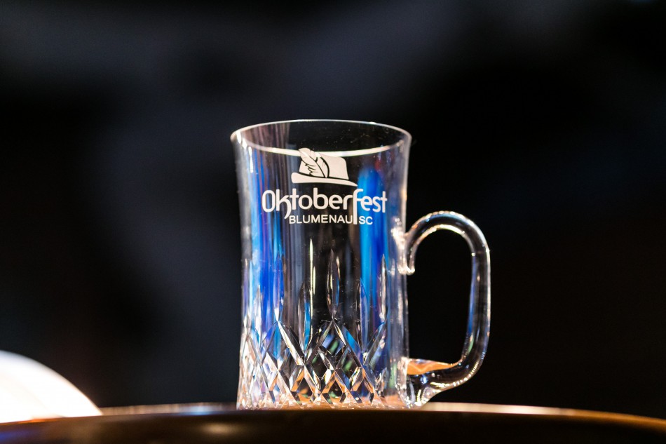 Vila Germânica republica edital de licenciamento da marca "Oktoberfest Blumenau" para produtos oficiais 