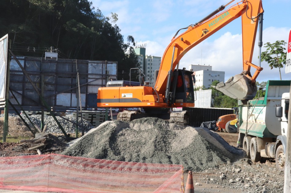 Obras no Corredor Sul acontecem simultaneamente nas ruas Amazonas e Hermann Huscher