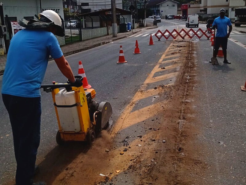 Samae faz implantação de novas redes na rua dos Caçadores