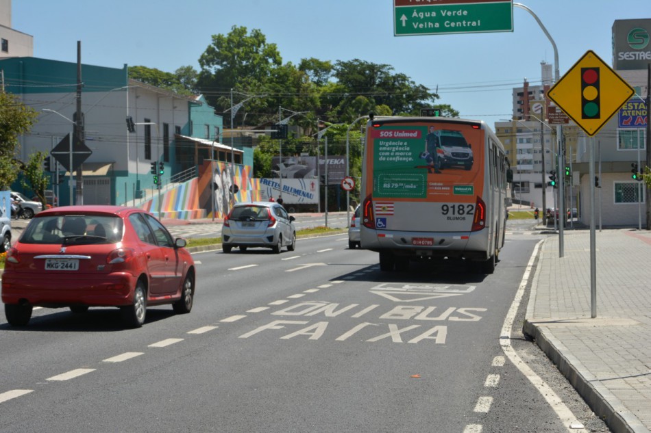 Circulação de veículos nos corredores de ônibus é suspensa a partir de segunda, dia 4 