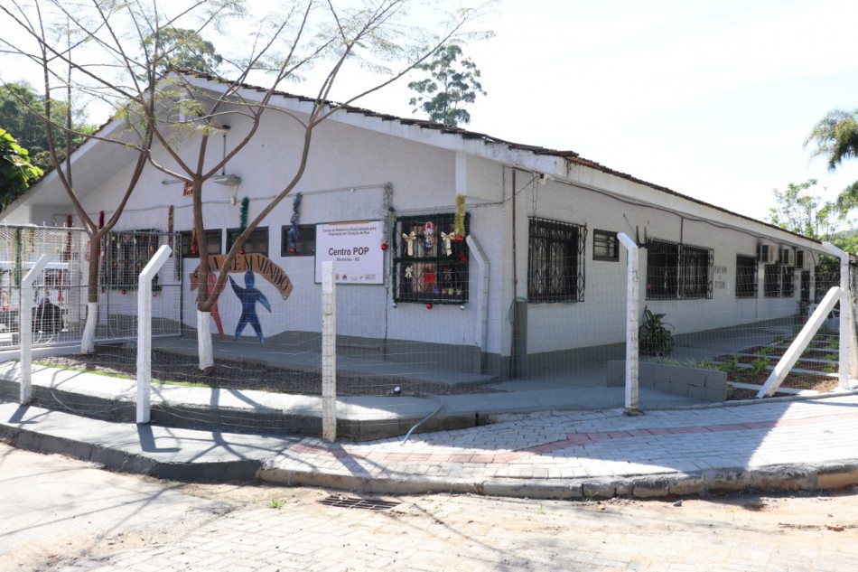 Centro POP oferece dia da beleza para mulheres em situação de rua