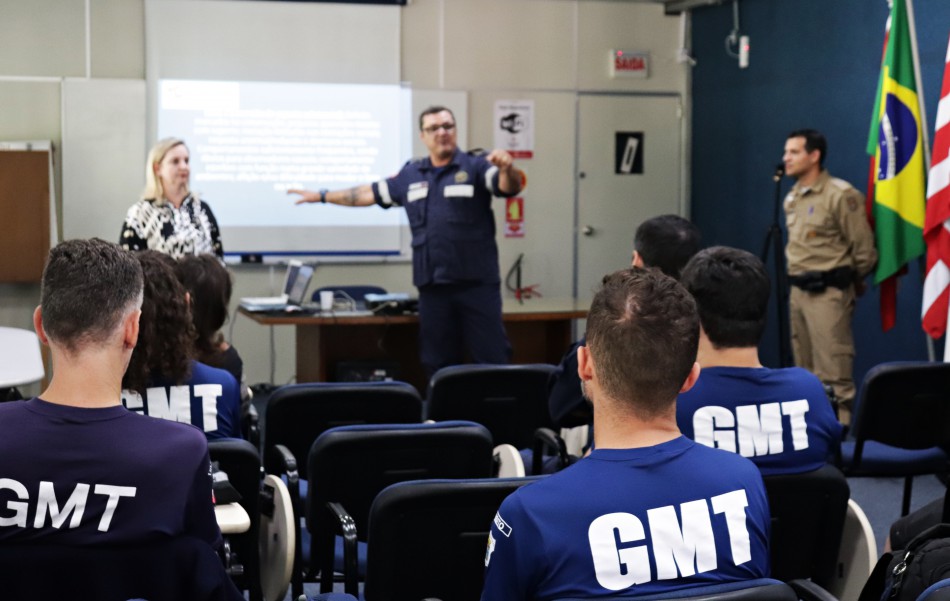 Guarda Municipal participa de palestra sobre abordagem de veículos com portadores de autismo