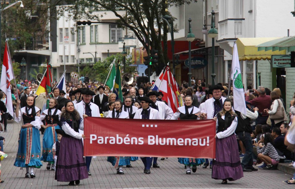 Organização do desfile de 2 de setembro convoca reunião
