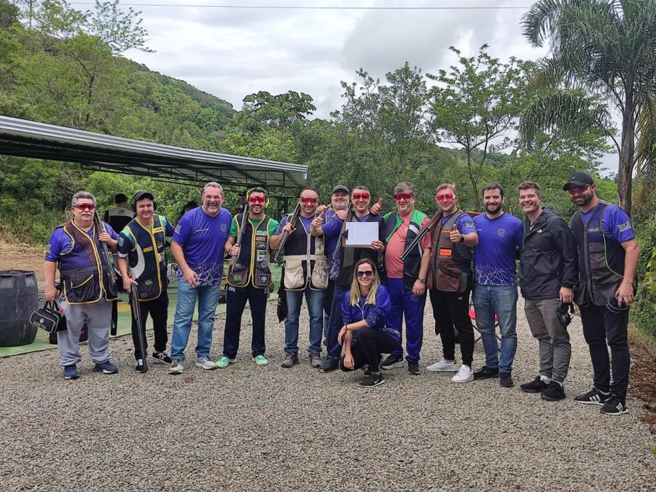 Equipe de Tiro ao Prato de Blumenau conquista tricampeonato estadual com pontuação recorde