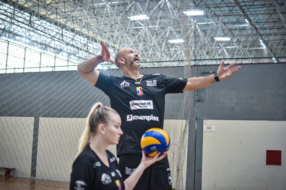 Bluvolei/FURB/SME encara o Energis 8 São Caetano em confronto direto  pela liderança da Superliga B 