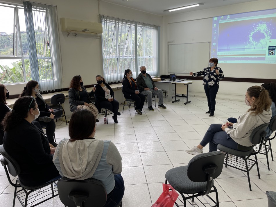 Programa da Prefeitura de Blumenau oferece cuidados a servidores da saúde que atuam no combate à pandemia