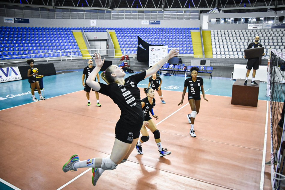 Bluvolei/FURB/SME inicia preparação para Superliga B Feminina e anuncia reforços para a temporada