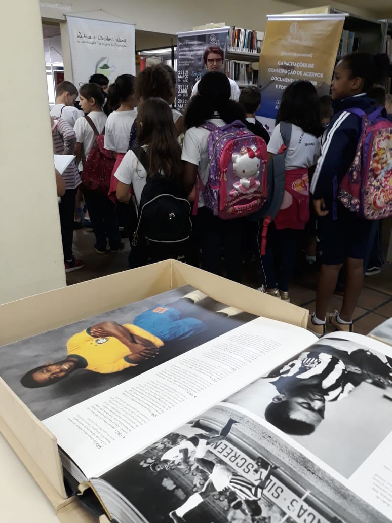 Biblioteca ressalta a importância da leitura no Dia Nacional do Livro