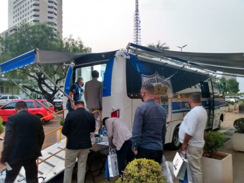 Ônibus-cinema é destaque em evento no Distrito Federal