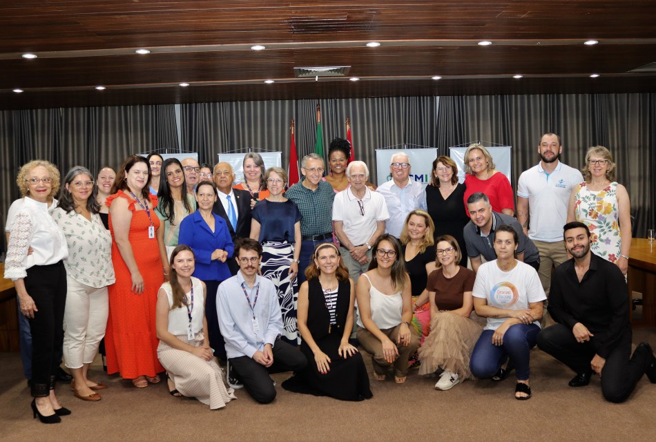 Prefeitura empossa novos membros de três conselhos municipais