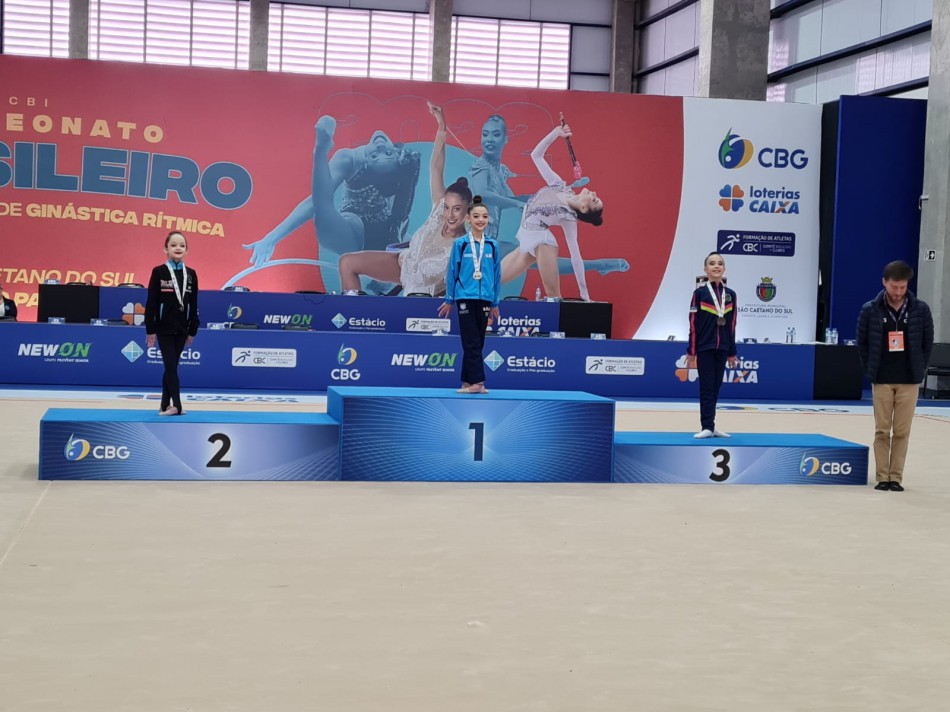 Anna Schiocchet é medalha de prata no Campeonato Brasileiro de Ginástica Rítmica