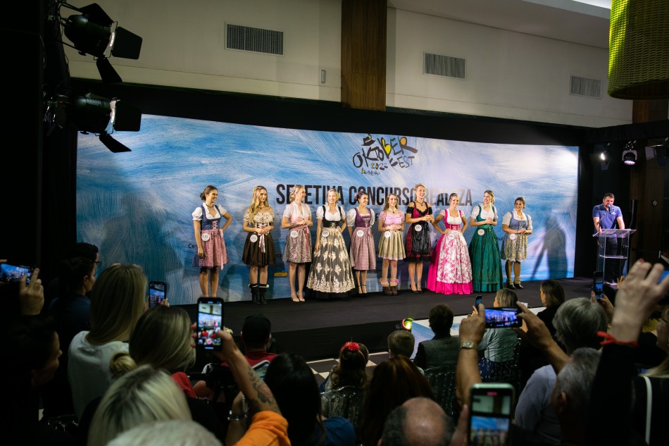 Definidas as 10 finalistas para o concurso da realeza da 38ª Oktoberfest Blumenau