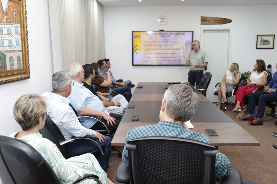 Governança de Tecnologia de Informação e Comunicação debate fortalecimento da marca Blumenau