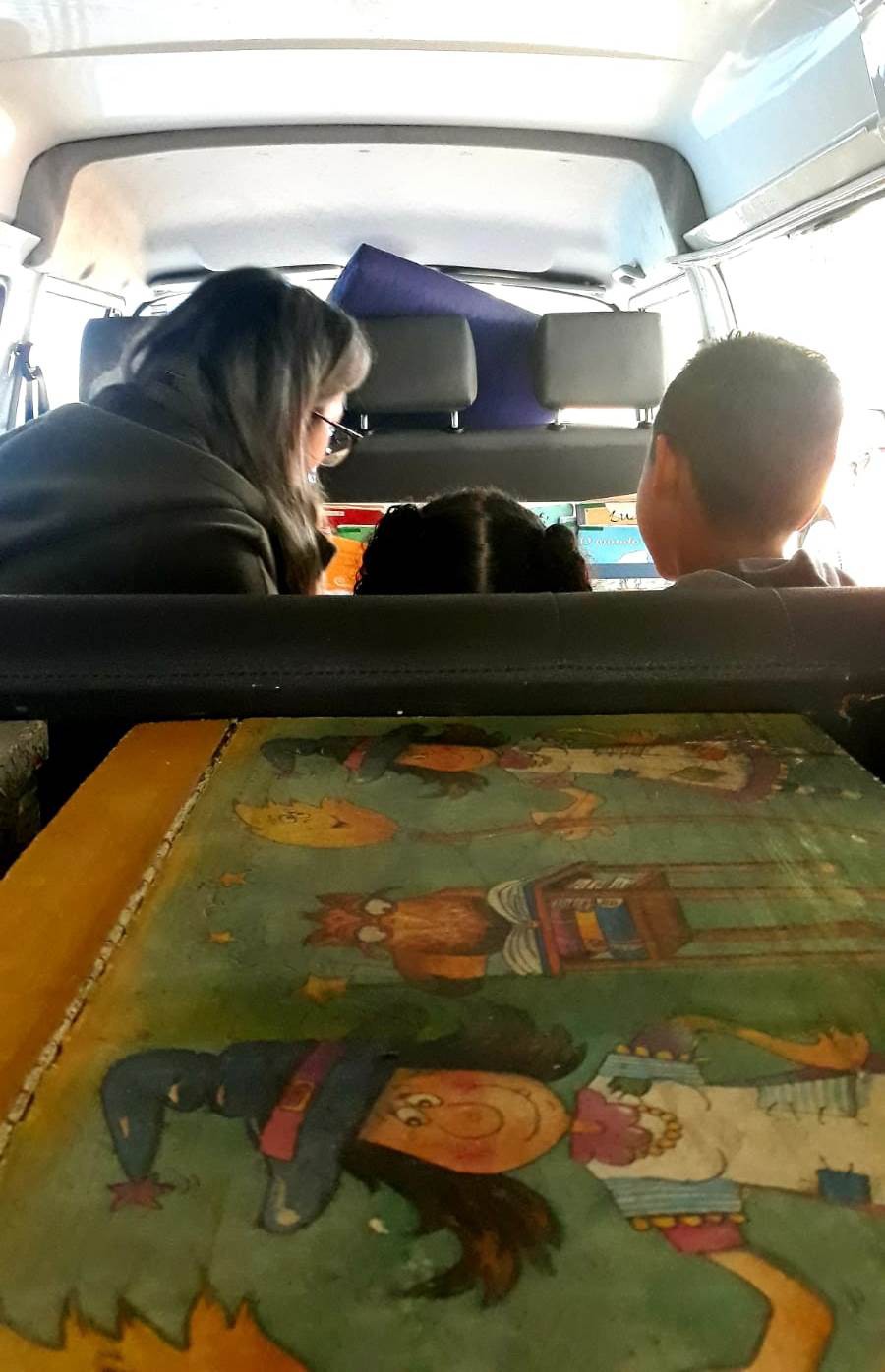 Biblioteca Ambulante leva leitura à Escola Conselheiro Mafra