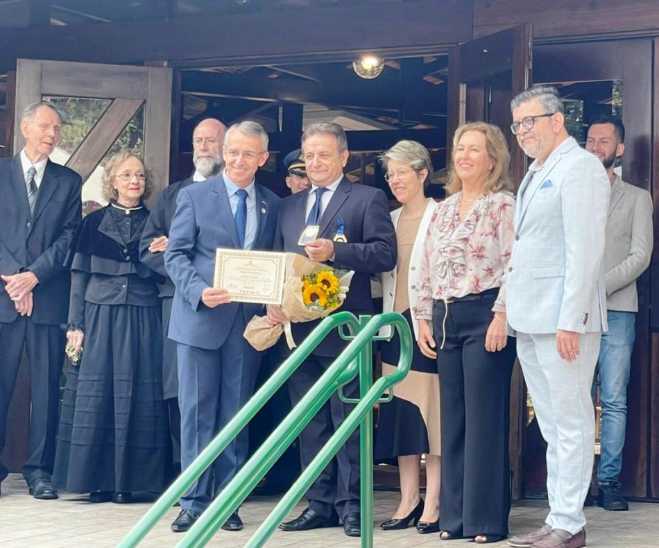 Fritz Müller recebe homenagem nos 172 anos de Blumenau