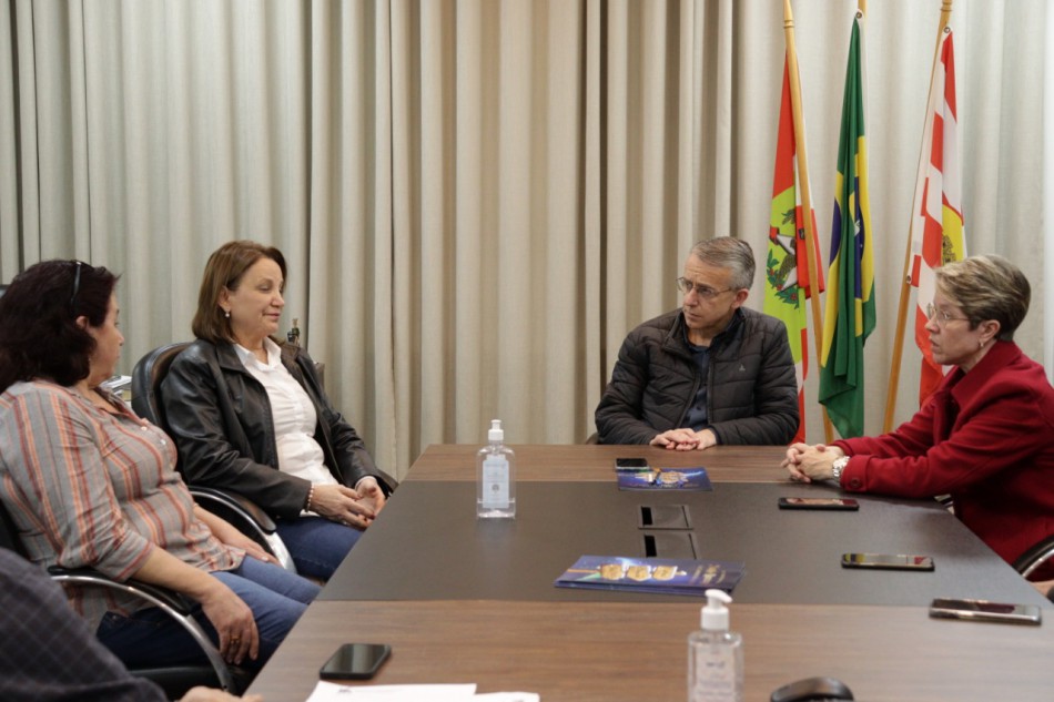 Prefeitura de Blumenau oferece apoio para garantir nova sede à Rede Feminina de Combate ao Câncer