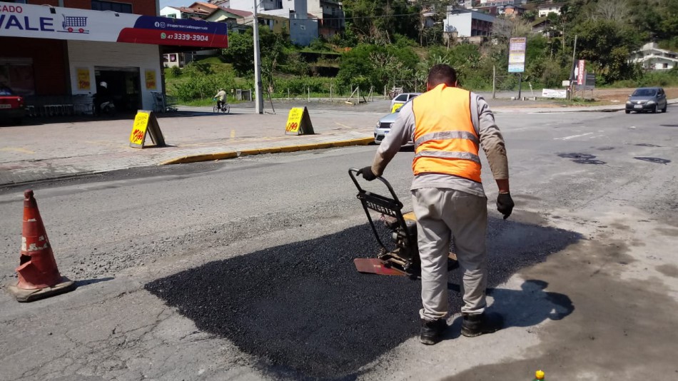 Seurb intensifica trabalhos de manutenção pela cidade 