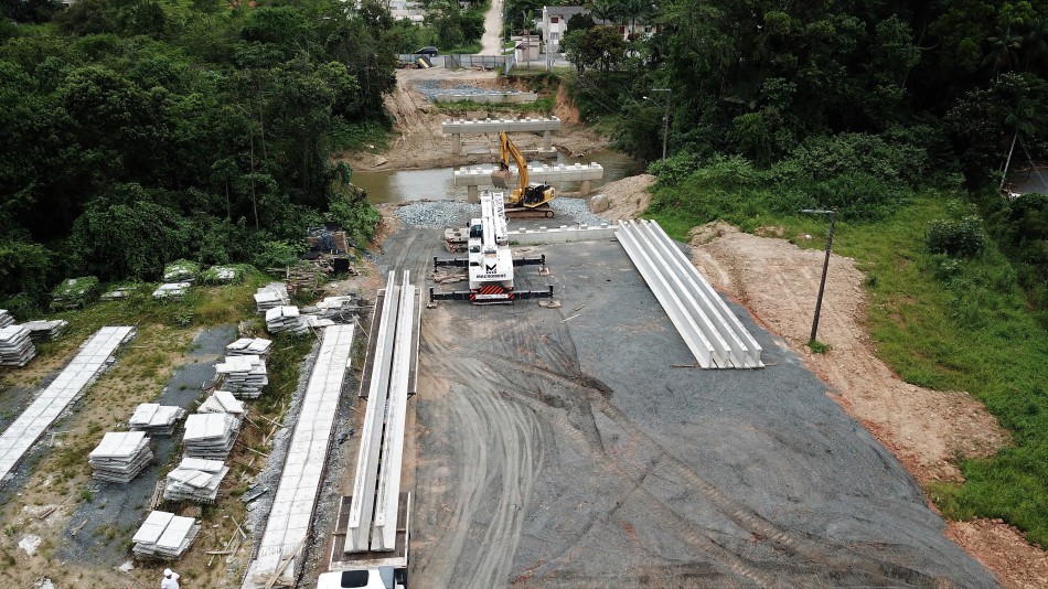 Complexo Viário da Maike Andresen Deeke tem lançamento de vigas nesta sexta-feira