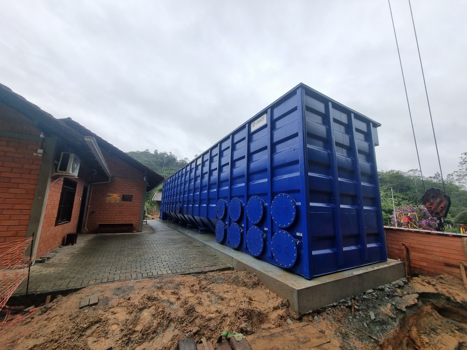 Estrutura compacta da ETA 4 é instalada na Vila Itoupava