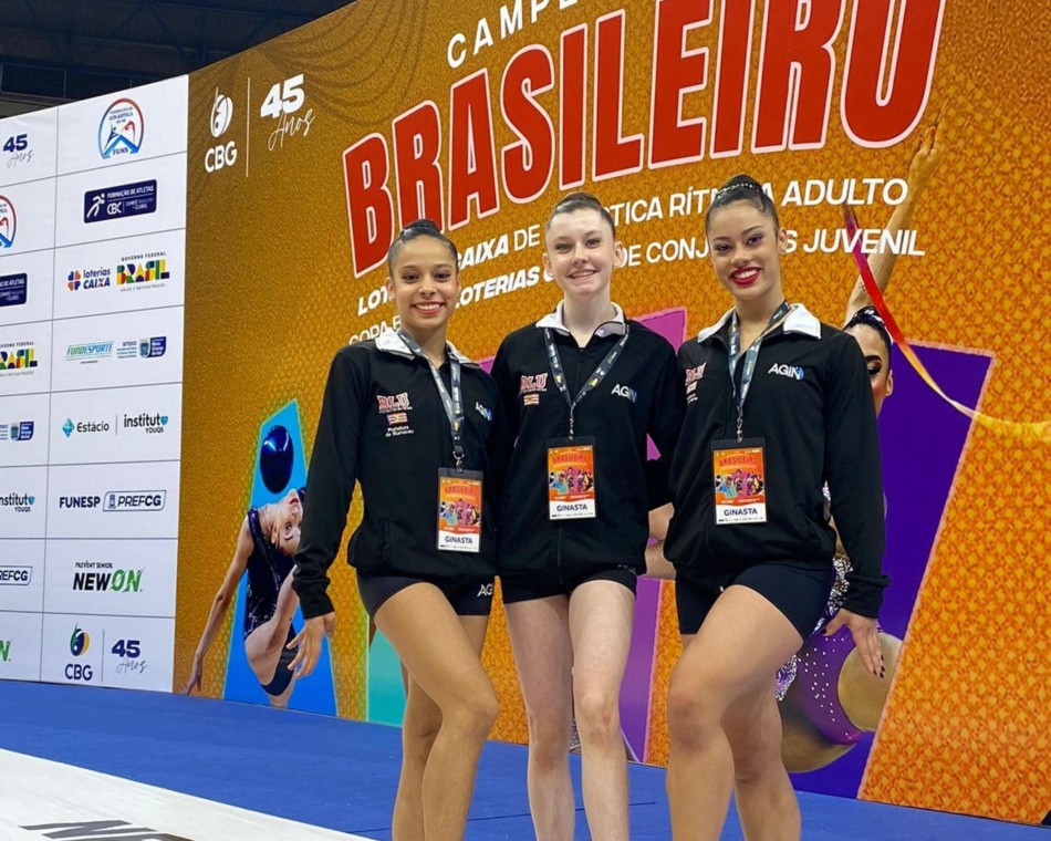 Ana Carolina Sandrini é vice-campeã brasileira de Ginástica Rítmica no aparelho bola