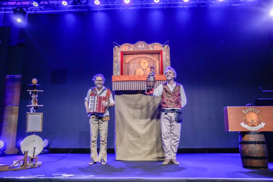 Trip Teatro apresenta o espetáculo 'Kasperl e a Cerveja do Papa'