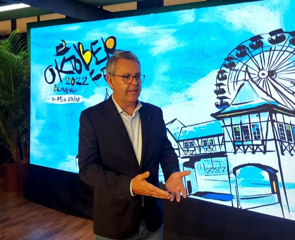 Secretário de Turismo participa do Congresso Eventos Brasil Summit 2022 com o case Oktoberfest