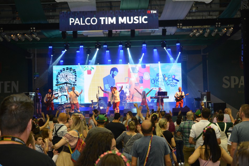 Oktoberfest Blumenau chega à última semana