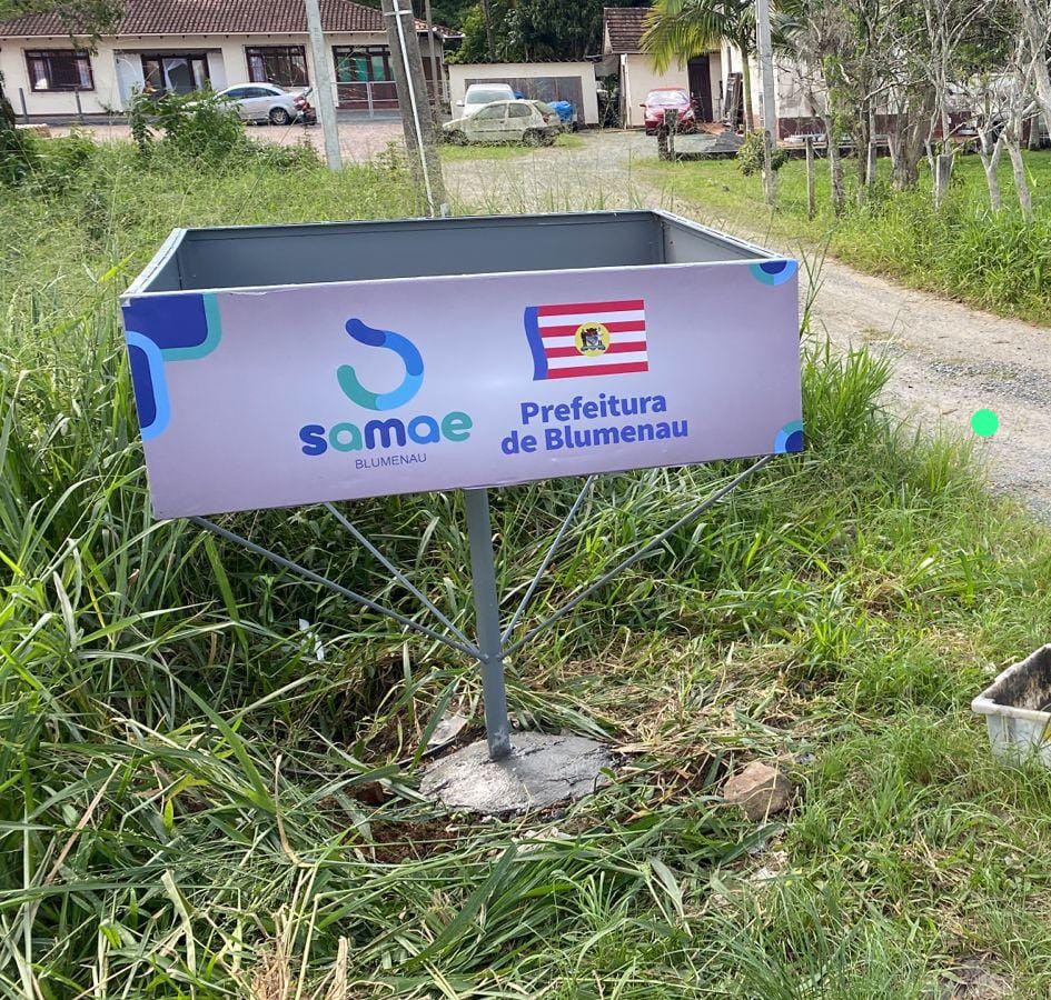 Samae de Blumenau instala 200 novos cestos para resíduos sólidos