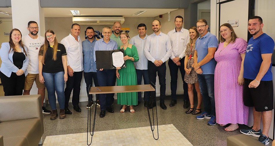 Prefeito assina ordem de serviço para pavimentação da Rua Elsa Mette