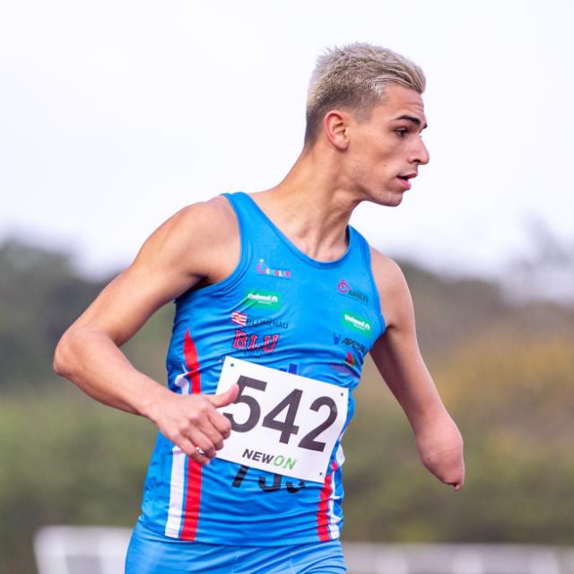 Histórias do JASC 2022: Paratleta de Blumenau compete nos Jogos Abertos no Atletismo convencional