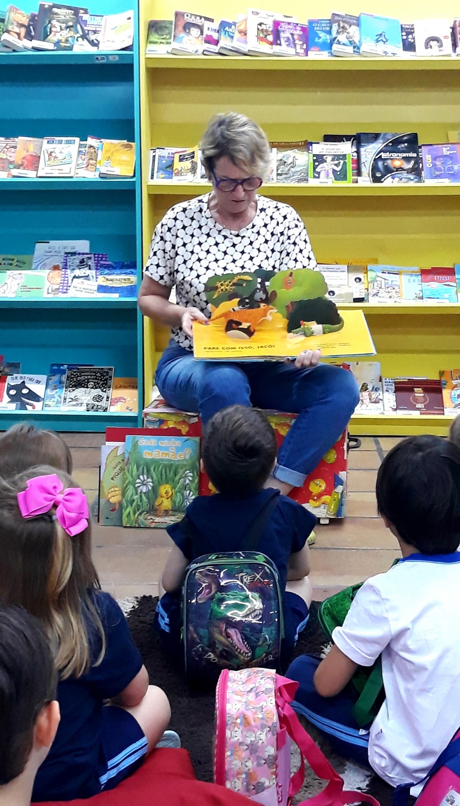 Hora da Leitura atende alunos da Escola Infantil Anjos da Terra