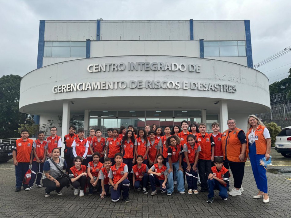Turmas de Agentes Mirins de Defesa Civil visitam Florianópolis