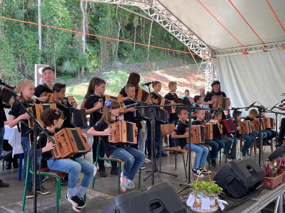 Projeto Fábrica de Gaiteiros forma 35 alunos e abre 50 novas vagas em Blumenau
